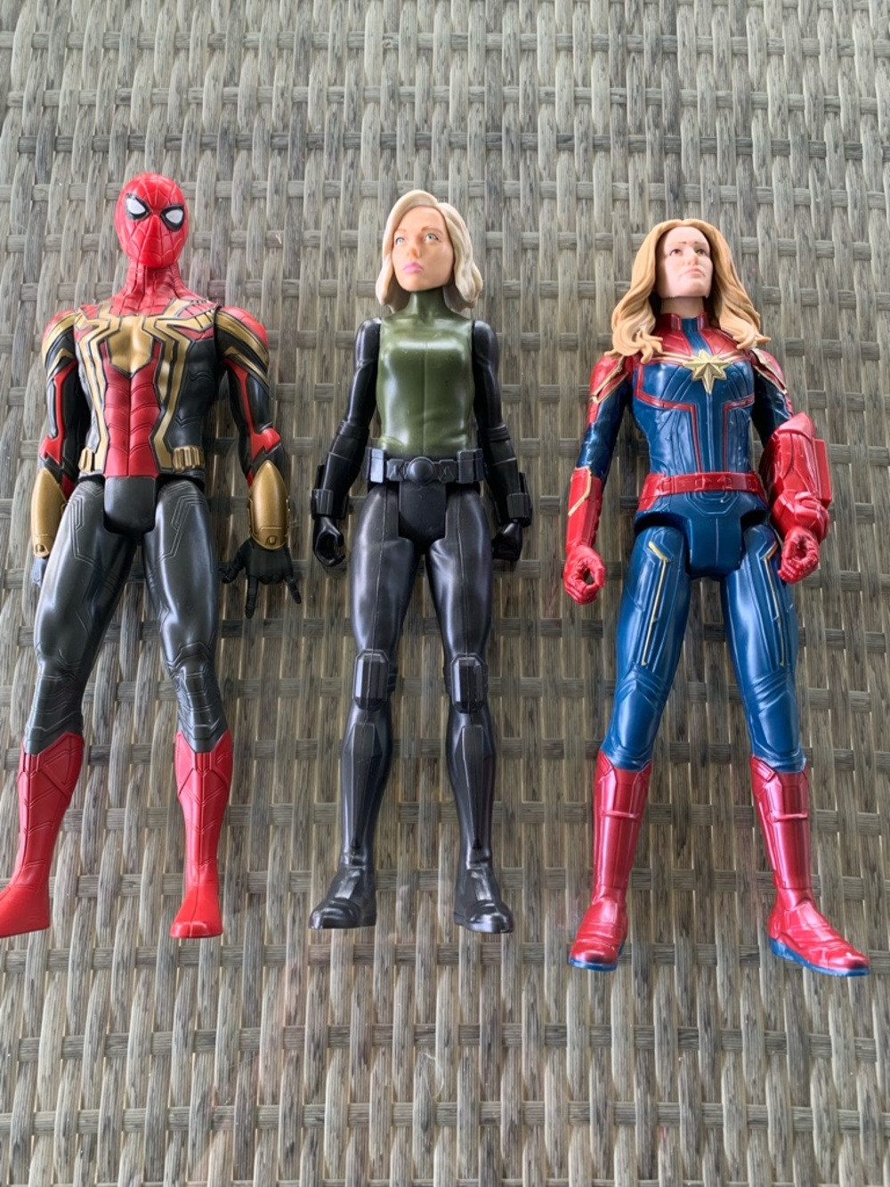 SEVEN Marvel 12 Inch  Superhero Action Figure Lot - - Picture 4 of 7
